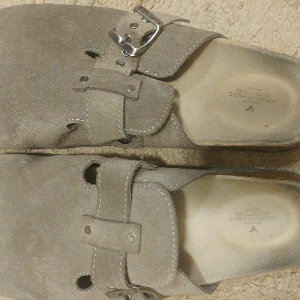 American eagle slip ons
